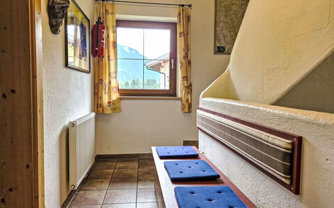 Längenfeld 165: Plafond, Kamer, Beits, Hardwood, Vernis, Hotel, Multiplex, Fotolijst