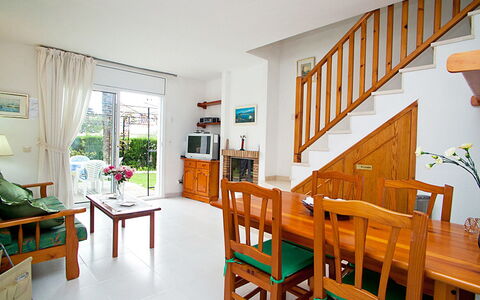 Montalt Vi: Kamer, Meubilair, Eigendom, Gebouw, Interieur Ontwerp, Huis, Verdieping, Tafel, Eetkamer, Onroerend Goed