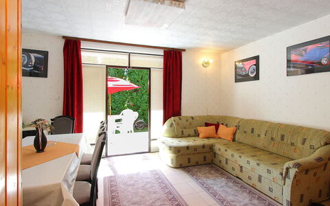 Francesco: Kamer, Meubilair, Eigendom, Interieur Ontwerp, Gebouw, Woonkamer, Huis, Onroerend Goed, Plafond, Huis
