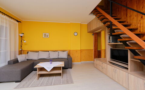 Hibiscus: Meubilair, Tafel, Venster, Gebouw, Hout, Cabinetry, Bankstel, Interieur Ontwerp, Architectuur, Slaapbank