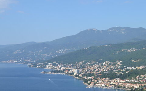Opatija 106: Water, Lucht, Watervoorraden, Berg, Wolk, Azure, Hoogland, Kust En Oceanic Landvormen, Bergachtig Landvormen, Horizon