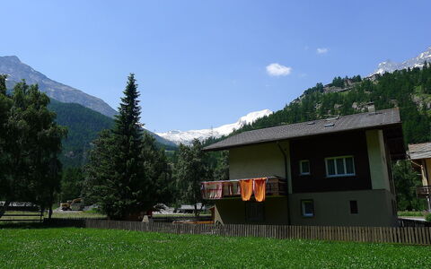 Amara: Natuur, Berg, Bergachtig Landvormen, Natuurlijk Landschap, Eigendom, Heuvel Station, Huis, Bergketen, Alpen, Lucht