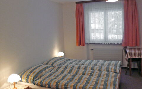 Amara: Slaapkamer, Bed, Meubilair, Kamer, Eigendom, Bed Frame, Laken, Raambekleding, Venster Behandeling, Muur