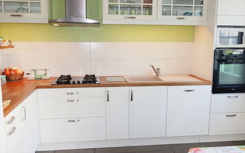 Sables Blancs: Countertop, Keuken, Kamer, Eigendom, Cabinetry, Meubilair, Interieur Ontwerp, Huis, Gebouw, Verdieping