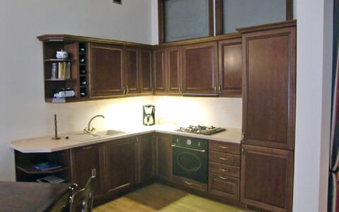 Rynek Starego Miasta: Countertop, Cabinetry, Meubilair, Kamer, Keuken, Eigendom, Interieur Ontwerp, Gebouw, Wastafel, Verdieping