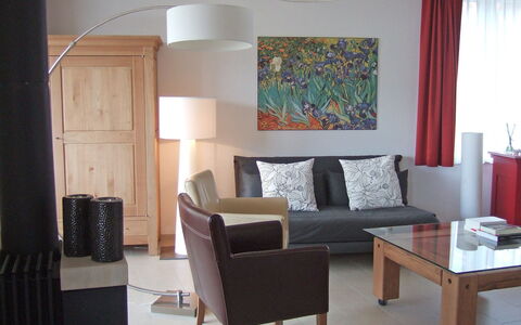 Promenade Wohnung 21: Meubilair, Kamer, Woonkamer, Interieur Ontwerp, Eigendom, Verdieping, Tafel, Muur, Koffietafel, Bankstel