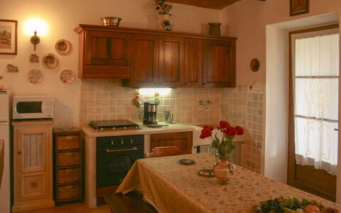 Country House Il Galleto: Meubilair, Interieur Ontwerp, Hout, Cabinetry, Keuken, Toestel Van De Keuken, Flooring, Countertop, Lichte Inrichting, Plafond