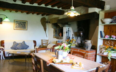San Eusebio: Kamer, Eigendom, Gebouw, Interieur Ontwerp, Huis, Meubilair, Tafel, Restaurant, Onroerend Goed, Eetkamer