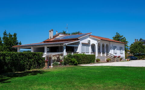 Casa Grion: Huis, Huis, Woongebied, Struik, Dak, Landgoed, Verblijf, Boerderij, Veranda, Hacienda