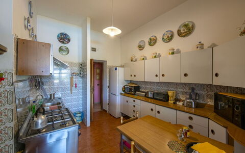 Casa Grion: Flooring, Interieur Ontwerp, Meubilair, Kamer, Plafond, Verdieping, Major Appliance, Keuken, Toestel Van De Keuken, Cabinetry