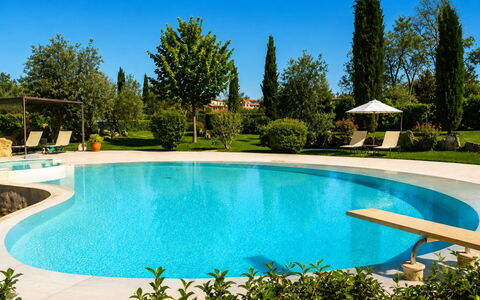 Pieve di Sant Ippolito: Tuin, Verblijf, Boerderij, Schaduw, Landscaping, Landgoed, Werf, Backyard, Stenen Muur, Hacienda