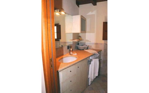 Pieve di Sant Ippolito: Eigendom, Kamer, Meubilair, Gebouw, Huis, Interieur Ontwerp, Onroerend Goed, Cabinetry, Keuken, Huis