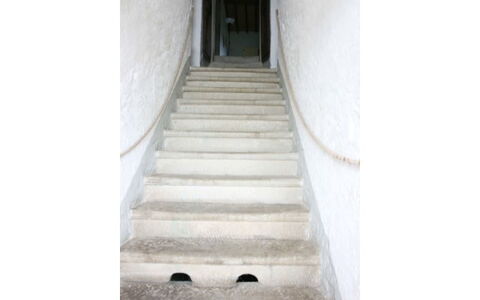 Casa Rossa: Trap, Muur, Architectuur, Verdieping, Kamer, Beton, Flooring, Tegel, Marmeren, Gebouw