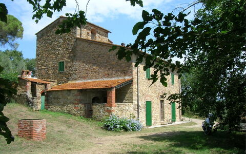 Casa Rossa: Fabriek, Lucht, Gebouw, Venster, Wolk, Boom, Land Lot, Huis, Thatching, Verblijf