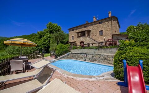 Casale Aiola: Zwembad, Toevlucht, Landgoed, Hacienda, Villa, Eco Hotel, Waterpartij, Landscaping, Badplaats, Thermae