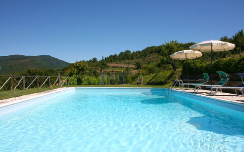 Borgo Antico: Water, Lucht, Fabriek, Zwembad, Gebouw, Natuur, Azure, Boom, Natuurlijk Landschap, Buitenmeubels