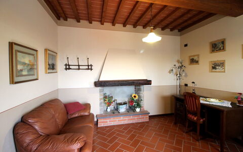 Agriturismo Arcobaleno: Kamer, Eigendom, Gebouw, Meubilair, Woonkamer, Interieur Ontwerp, Plafond, Huis, Verdieping, Onroerend Goed