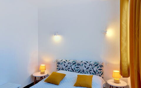 Les Hirondelles: Interieur Ontwerp, Slaapkamer, Bed, Meubilair, Laken, Bedding, Verdieping, Flooring, Kamer, Textiel