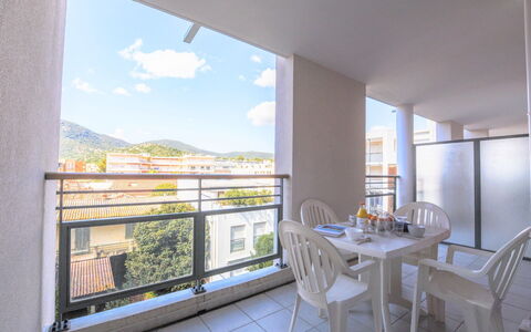Cavalaire 170: Eigendom, Kamer, Gebouw, Interieur Ontwerp, Huis, Onroerend Goed, Architectuur, Meubilair, Daylighting, Venster