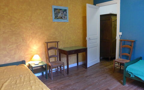 Le Chant des Milans: Kamer, Meubilair, Eigendom, Verdieping, Gebouw, Muur, Huis, Hardwood, Interieur Ontwerp, Flooring
