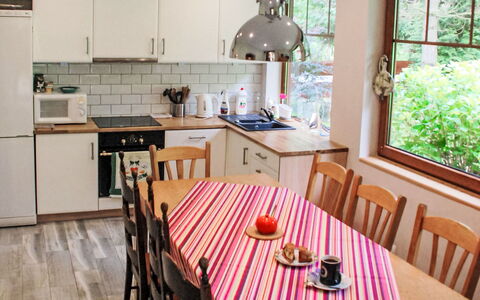 Karpacz Kowary: Meubilair, Interieur Ontwerp, Keuken, Flooring, Toestel Van De Keuken, Hout, Countertop, Verdieping, Major Appliance, Keuken En Eettafel