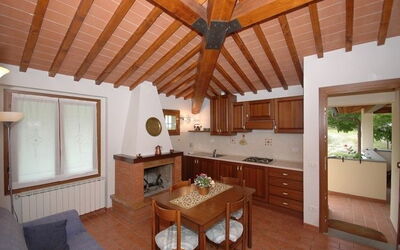 Essenze 1: Eigendom, Gebouw, Kamer, Meubilair, Plafond, Huis, Onroerend Goed, Interieur Ontwerp, Huis, Villa
