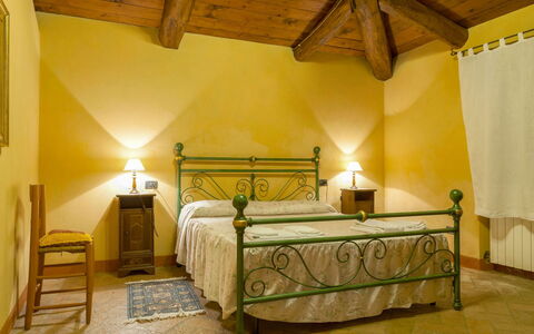 Casa la Primula: Meubilair, Interieur Ontwerp, Flooring, Bed, Verdieping, Slaapkamer, Kamer, Linens, Plafond, Bed Frame