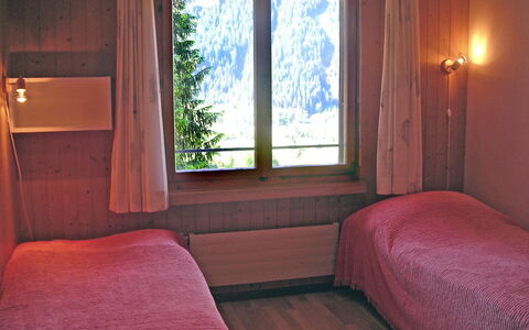Chalet Almis 5: Venster, Comfort, Fabriek, Hout, Textiel, Schaduw, Gebouw, Architectuur, Interieur Ontwerp