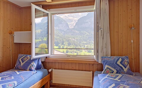 Chalet Almis 5: Meubilair, Interieur Ontwerp, Plafond, Kamer, Beits, Vernis, Stoel, Gordijn, Hardwood