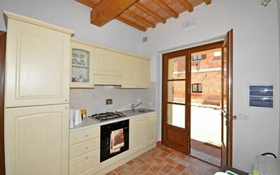 Pienza C: Eigendom, Kamer, Meubilair, Gebouw, Huis, Onroerend Goed, Keuken, Interieur Ontwerp, Huis, Verdieping