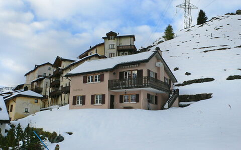 Crap Milan: Lucht, Sneeuw, Wolk, Gebouw, Venster, Wereld, Helling, Huis, Berg, Freezing