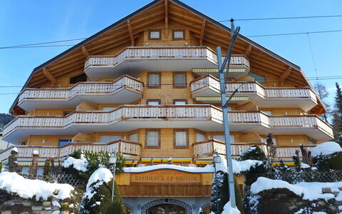 Villars 785: Lucht, Gebouw, Sneeuw, Venster, Fabriek, Huis, Stedelijk Ontwerp, Boom, Woongebied, Hout