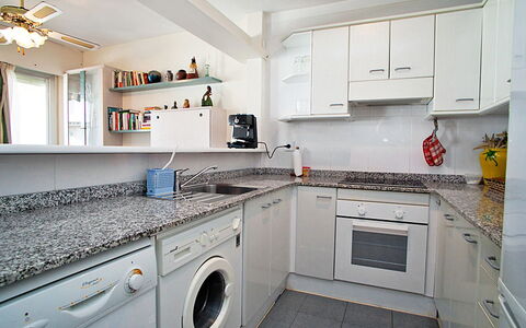 Cambrils 180: Eigendom, Kamer, Keuken, Countertop, Cabinetry, Meubilair, Major Appliance, Interieur Ontwerp, Gebouw, Huis