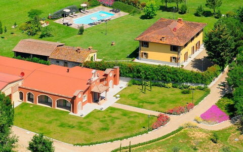 Podere Sant'angelo: Eigendom, Huis, Landelijk Gebied, Gebouw, Landgoed, Huis, Luchtfotografie, Landschap, Onroerend Goed, Boerderij