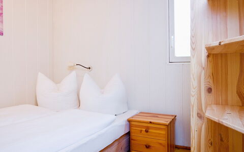 Geesthof: Bed, Kamer, Slaapkamer, Meubilair, Eigendom, Laken, Verdieping, Huis, Onroerend Goed, Interieur Ontwerp