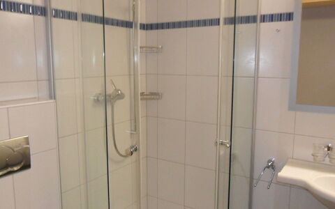 Ufem Stutz: Deur Van De Douche, Loodgieterswerkinrichting, Douchekop, Wastafel, Badkamer, Douche, Douchestang, Verdieping, Muur