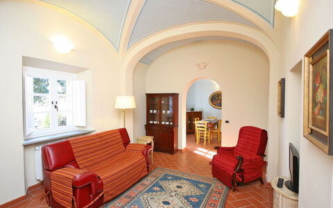 Dante: Kamer, Eigendom, Meubilair, Gebouw, Interieur Ontwerp, Woonkamer, Onroerend Goed, Huis, Architectuur, Plafond