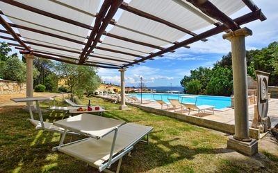 Le Sculture: Eigendom, Onroerend Goed, Huis, Gebouw, Huis, Landgoed, Schaduw, Zwembad, Kamer, Pergola