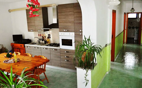 Dea Afrodite: Kamer, Eigendom, Gebouw, Interieur Ontwerp, Huis, Meubilair, Verdieping, Onroerend Goed, Architectuur, Woonkamer