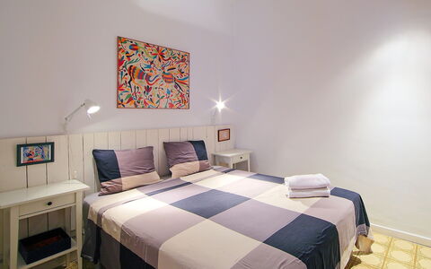Eixample Dret Valencia Cartagena: Slaapkamer, Bed, Kamer, Meubilair, Muur, Interieur Ontwerp, Eigendom, Laken, Bed Frame, Bedding
