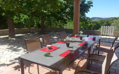 Roumagnac: Eigendom, Patio, Buitentafel, Tafel, Meubilair, Restaurant, Backyard, Landscaping, Onroerend Goed, Kamer
