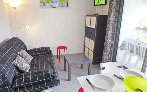 Les Terrasses du Ponant: Kamer, Eigendom, Interieur Ontwerp, Meubilair, Huis, Geel, Gebouw, Onroerend Goed, Woonkamer, Verdieping