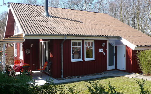 Extertal 130: Eigendom, Huis, Gebouw, Huis, Verblijf, Dak, Siding, Onroerend Goed, Schuur, Woongebied