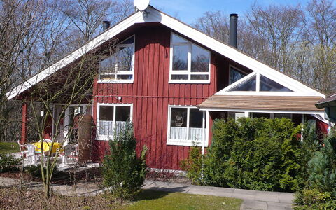 Extertal 130: Fabriek, Lucht, Eigendom, Gebouw, Venster, Huis, Verblijf, Boom, Land Lot, Hout