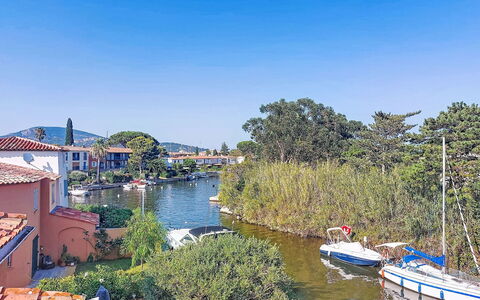 L'Annonciade: Boot, Water, Zwemwater, Watercraft, Waterweg, Kanaal, Boten En Varen - Materialen En Benodigdheden, Reflectie, Jachthaven, Meer