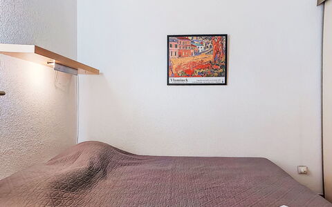 L'Annonciade: Muur, Interieur Ontwerp, Slaapkamer, Hout, Flooring, Bed, Verdieping, Laken, Plafond, Kamer