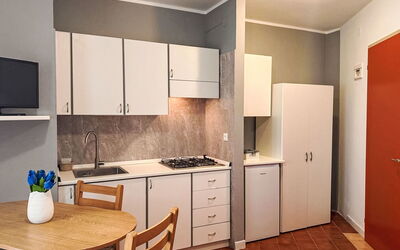 Moschettieri 320.7: Cabinetry, Meubilair, Countertop, Hout, Keuken, Verlichting, Interieur Ontwerp, Fornuis, Lade, Flooring