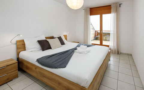 Cornalin 2: Meubilair, Interieur Ontwerp, Verdieping, Bed, Flooring, Slaapkamer, Hout, Kamer, Houten Vloer, Plafond
