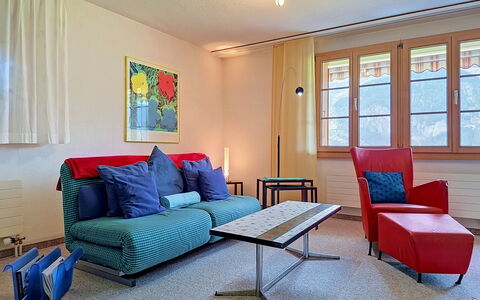 Firstsunne: Meubilair, Interieur Ontwerp, Bankstel, Muur, Flooring, Verdieping, Woonkamer, Kamer, Appartement, Verlichting