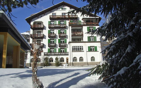 Haus Altein Apartment Nr. 4: Eigendom, Sneeuw, Gebouw, Huis, Winter, Huis, Onroerend Goed, Landgoed, Architectuur, Herenhuis